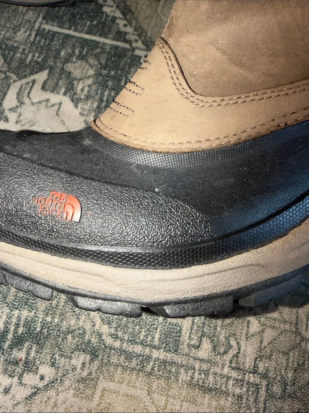 The North Face men’s Arctic pull on 2 Tan Black Insulated Snow Boots